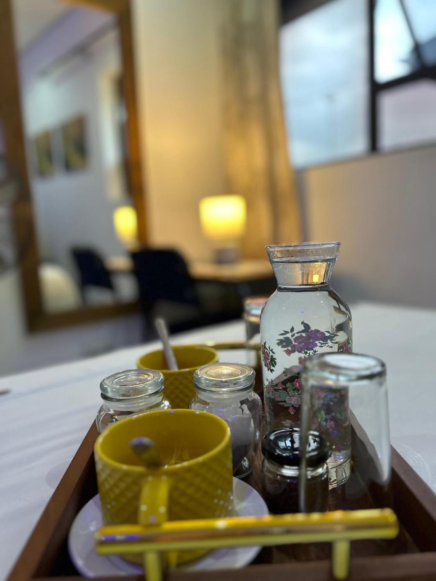 Skyfly Bed & Breakfast 曼齐尼 外观 照片