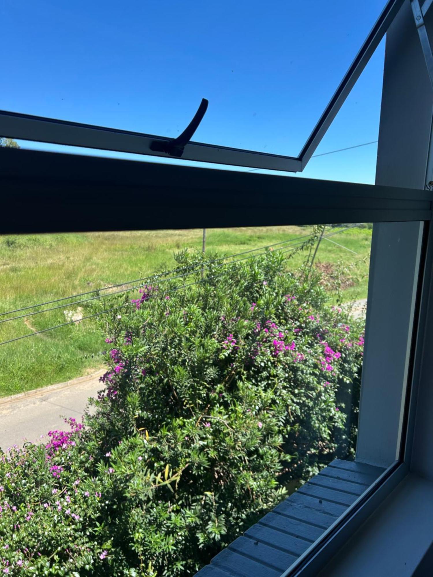 Skyfly Bed & Breakfast 曼齐尼 外观 照片