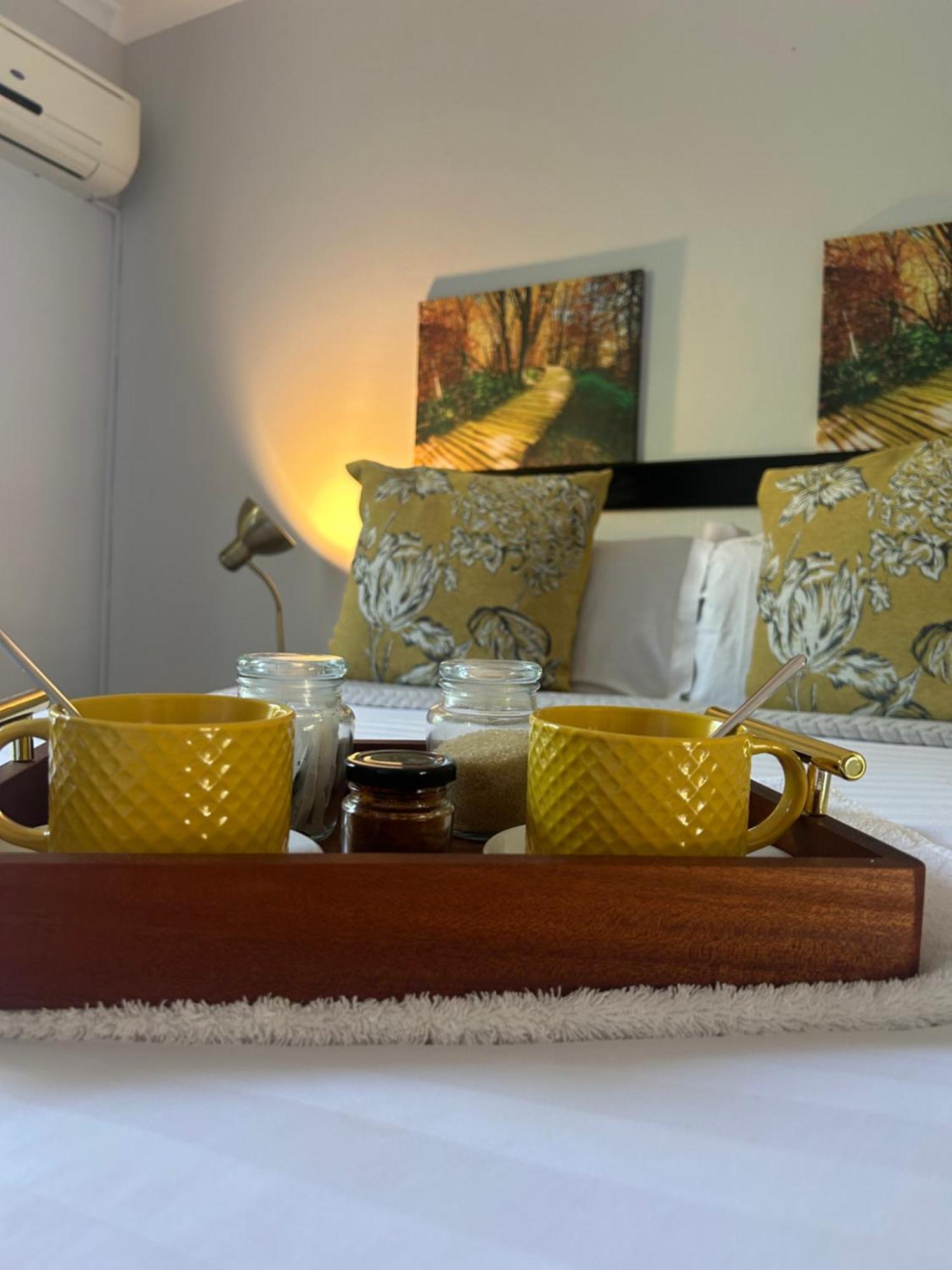 Skyfly Bed & Breakfast 曼齐尼 外观 照片