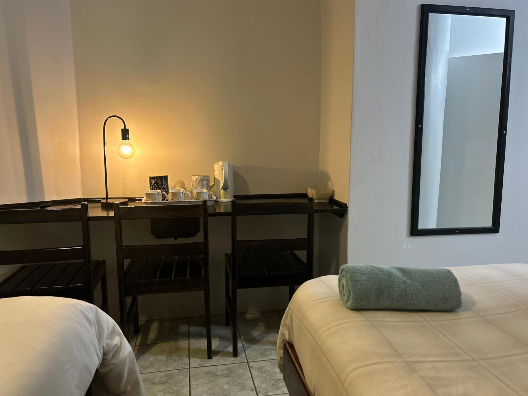 Skyfly Bed & Breakfast 曼齐尼 外观 照片